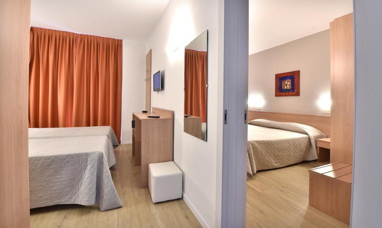 Hotel Meuble Nazionale Lignano Sabbiadoro Zewnętrze zdjęcie