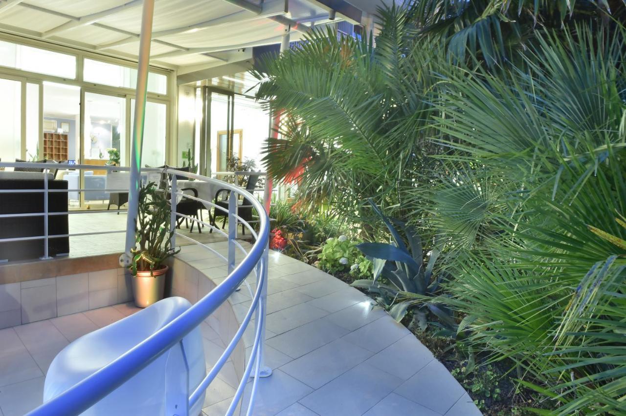 Hotel Meuble Nazionale Lignano Sabbiadoro Zewnętrze zdjęcie