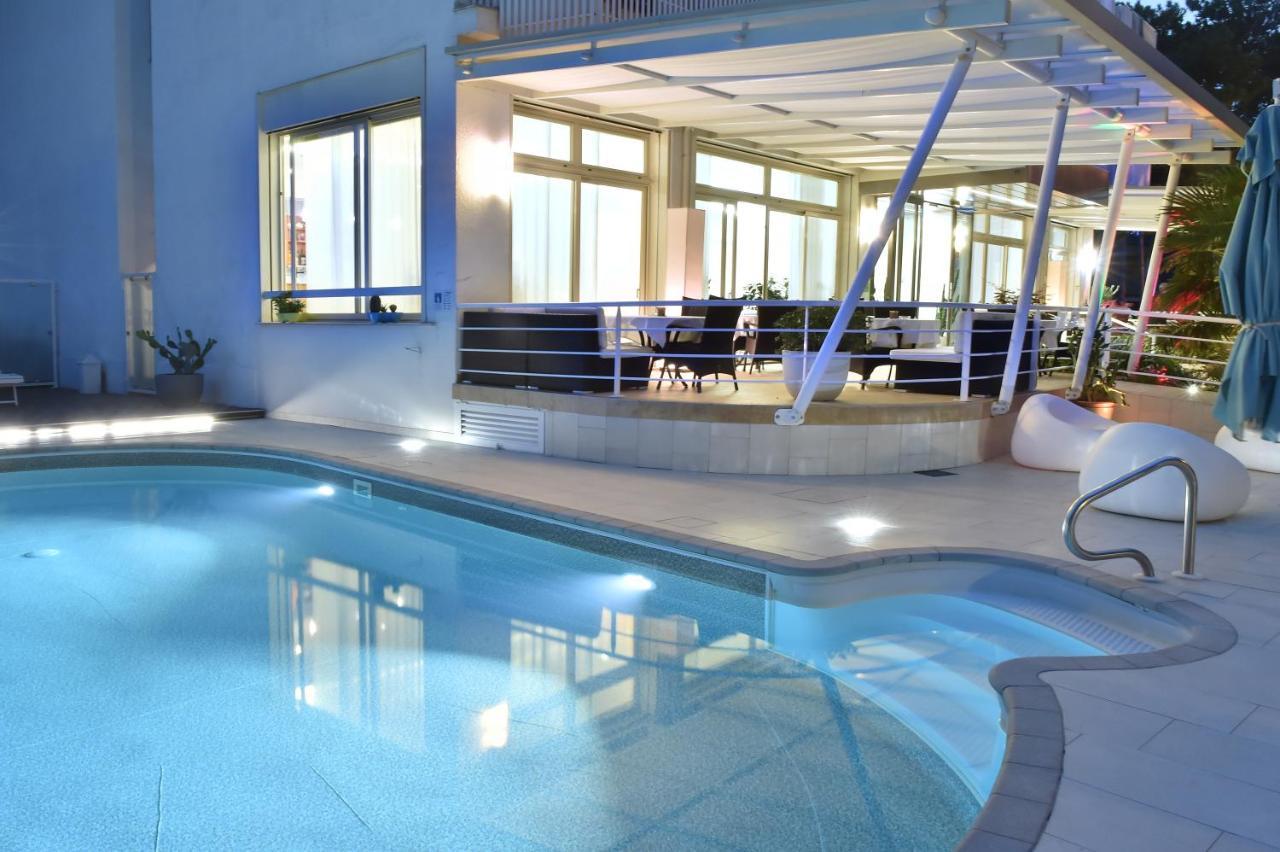 Hotel Meuble Nazionale Lignano Sabbiadoro Zewnętrze zdjęcie