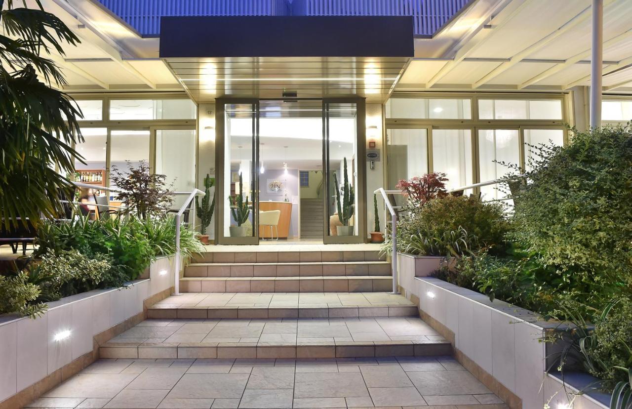 Hotel Meuble Nazionale Lignano Sabbiadoro Zewnętrze zdjęcie
