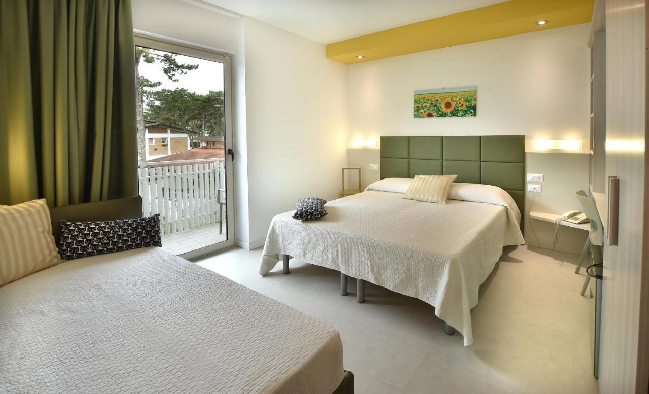 Hotel Meuble Nazionale Lignano Sabbiadoro Zewnętrze zdjęcie
