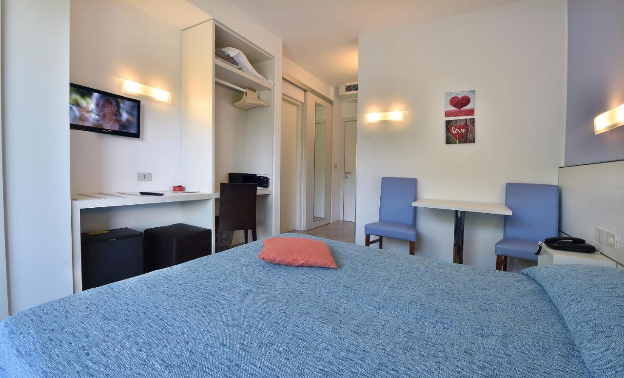 Hotel Meuble Nazionale Lignano Sabbiadoro Zewnętrze zdjęcie