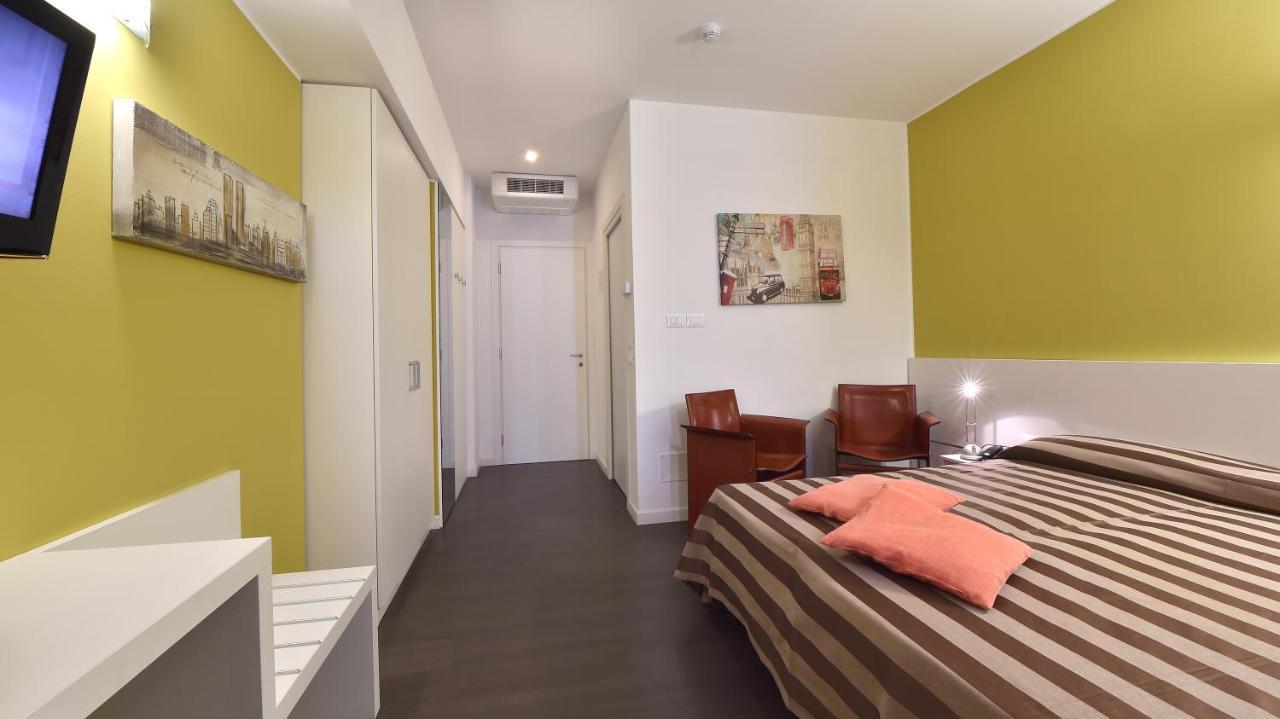 Hotel Meuble Nazionale Lignano Sabbiadoro Zewnętrze zdjęcie