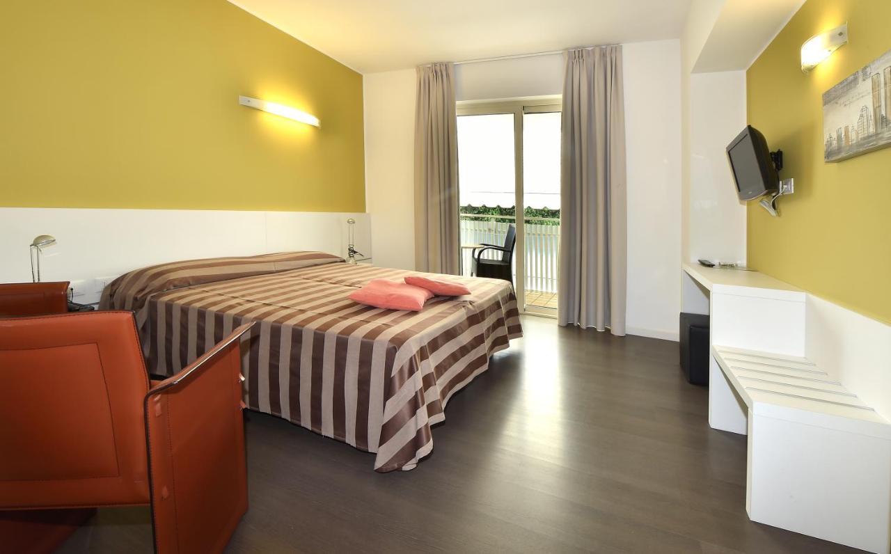 Hotel Meuble Nazionale Lignano Sabbiadoro Zewnętrze zdjęcie