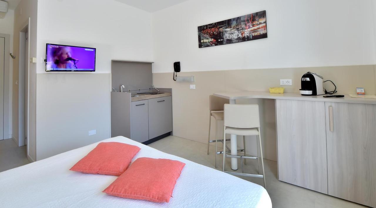 Hotel Meuble Nazionale Lignano Sabbiadoro Zewnętrze zdjęcie