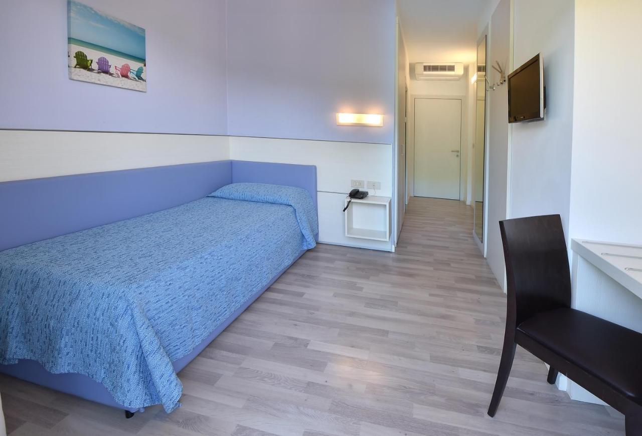 Hotel Meuble Nazionale Lignano Sabbiadoro Zewnętrze zdjęcie