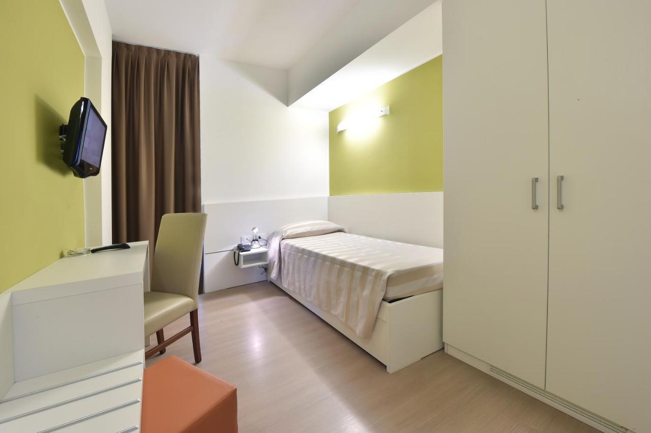 Hotel Meuble Nazionale Lignano Sabbiadoro Zewnętrze zdjęcie