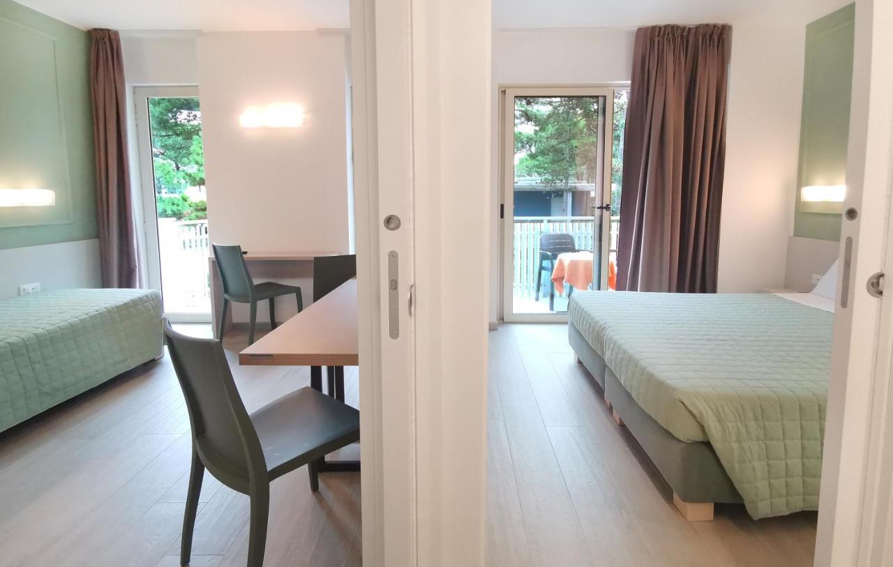 Hotel Meuble Nazionale Lignano Sabbiadoro Zewnętrze zdjęcie