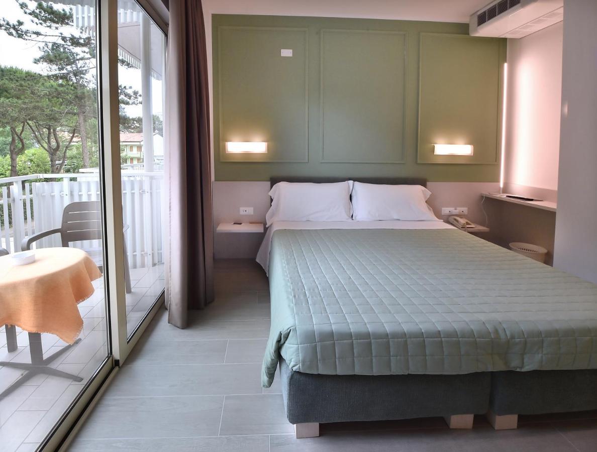 Hotel Meuble Nazionale Lignano Sabbiadoro Zewnętrze zdjęcie