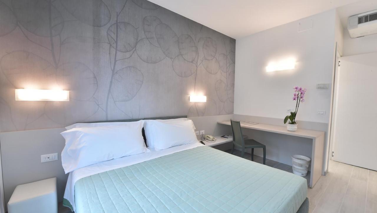 Hotel Meuble Nazionale Lignano Sabbiadoro Zewnętrze zdjęcie