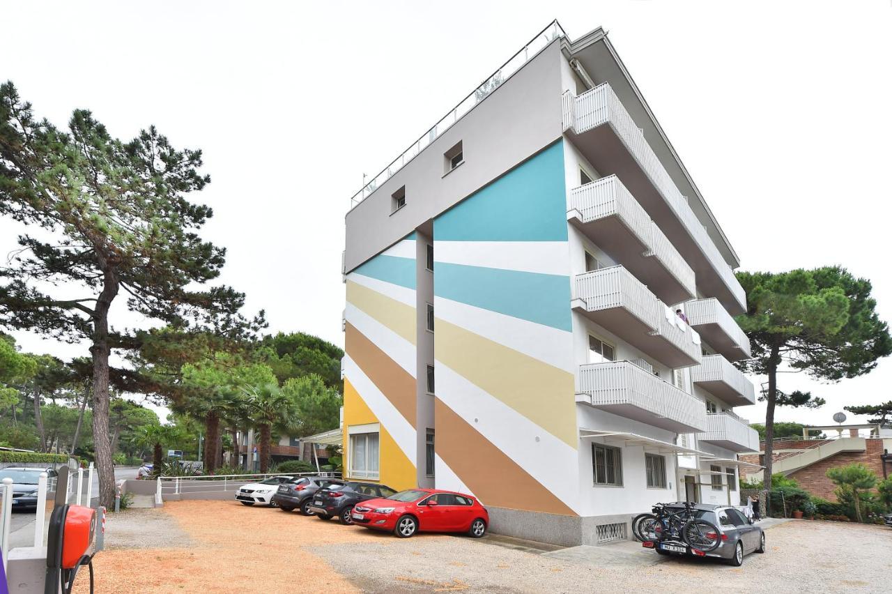 Hotel Meuble Nazionale Lignano Sabbiadoro Zewnętrze zdjęcie