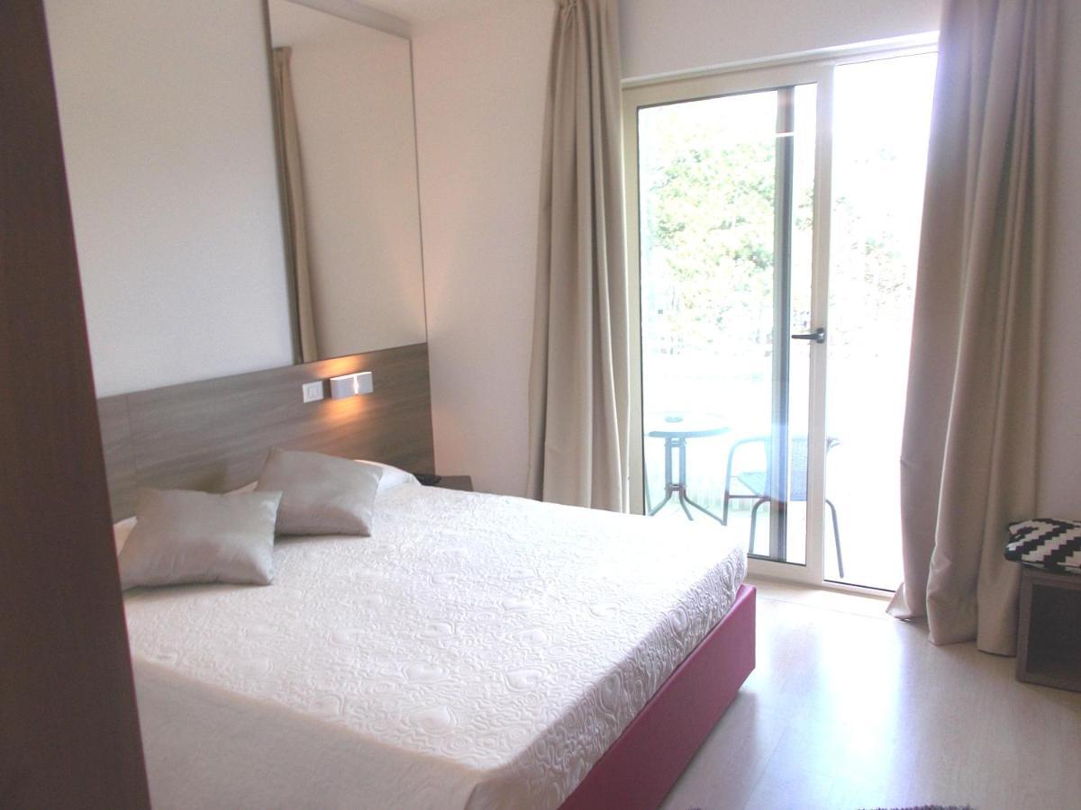 Hotel Meuble Nazionale Lignano Sabbiadoro Zewnętrze zdjęcie